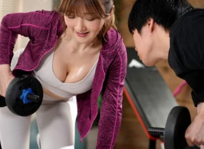 Nữ PT gợi cảm và chàng trai số hưởng ngủ với nhau